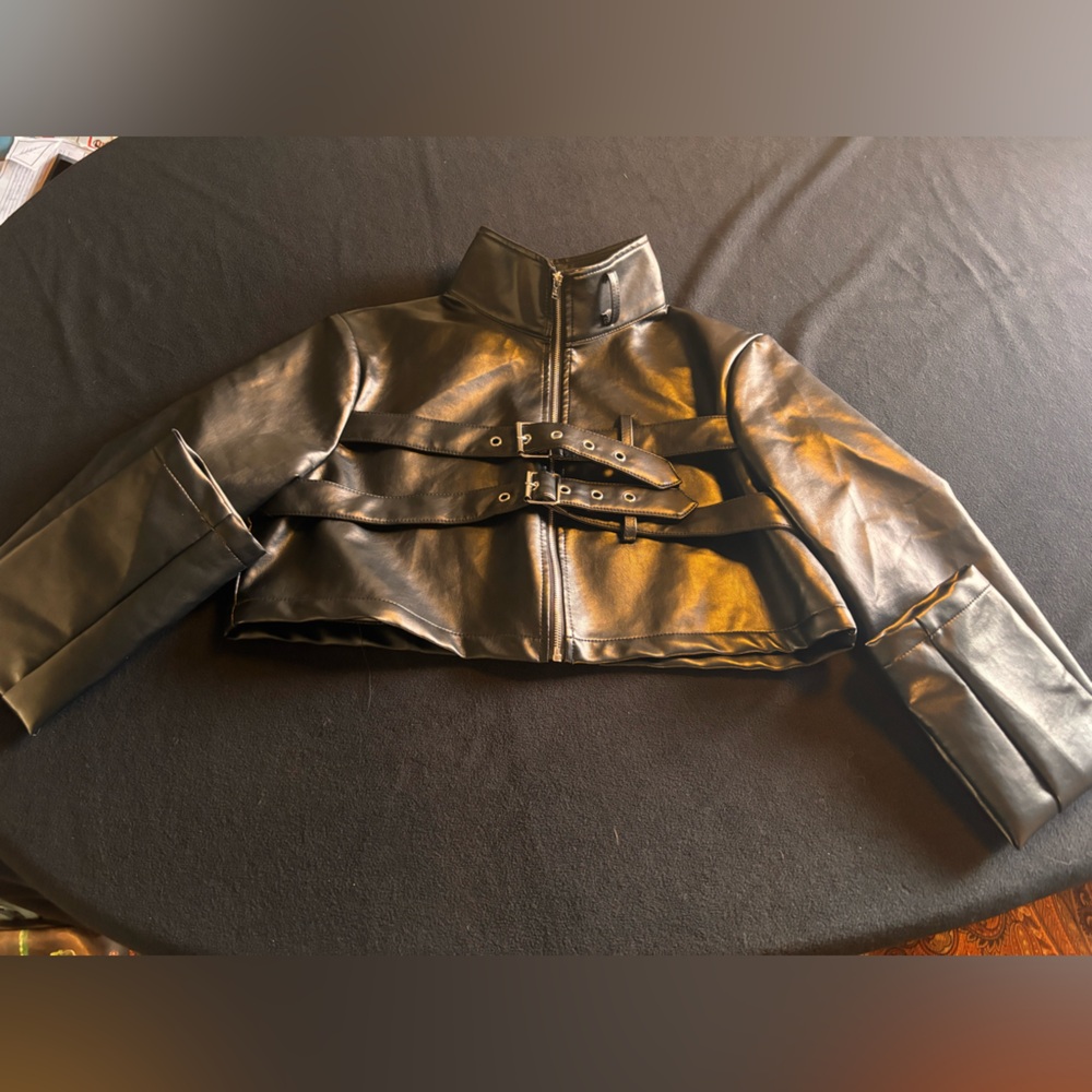SHEIN Black Leather Buckle Jacket